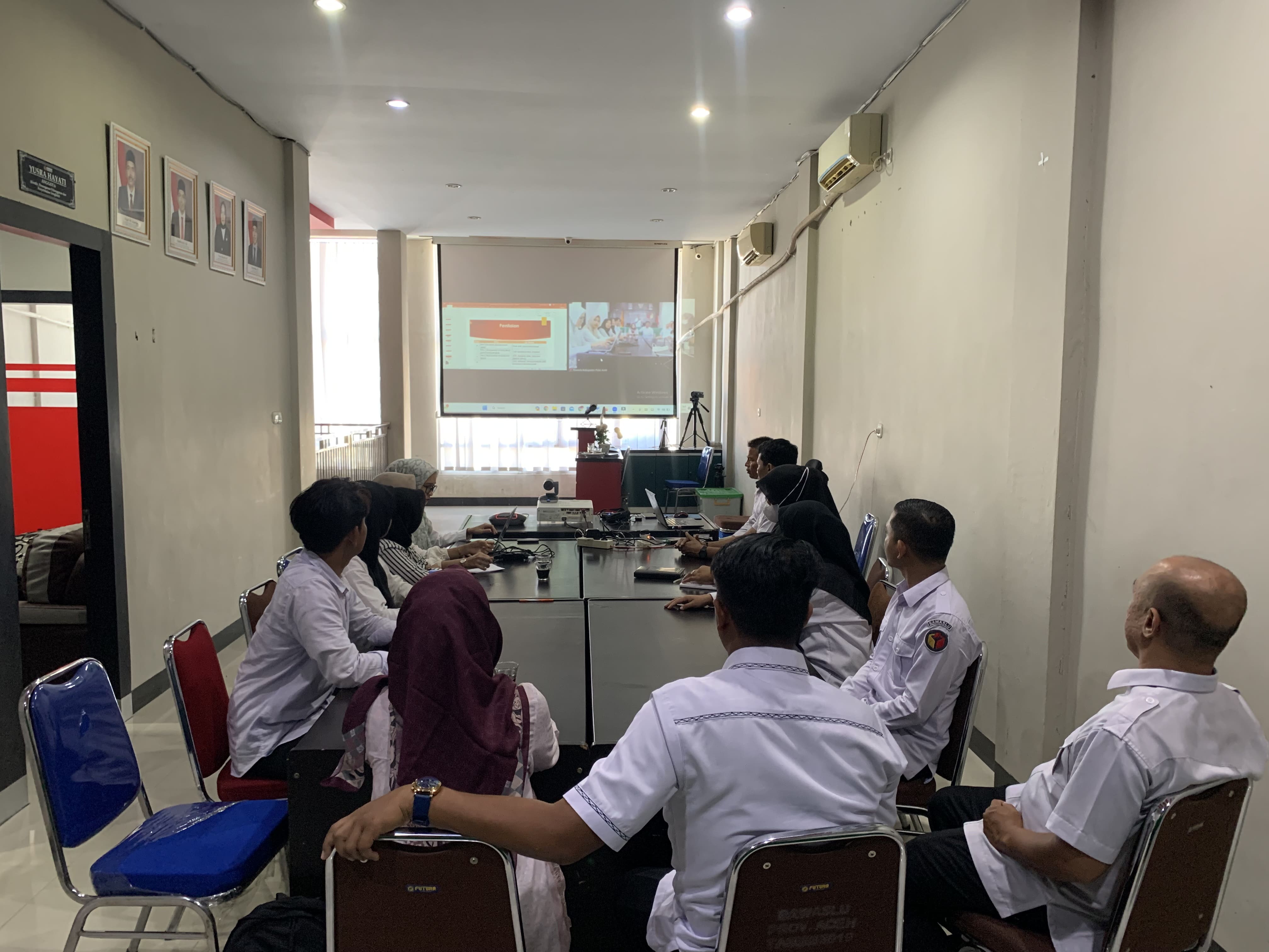 Bawaslu Kabupaten Pidie Jaya mengikuti Rapat Sosialisasi Monev Keterbukaan Informasi Publik Bawaslu Kabupaten/Kota Tahun 2025.