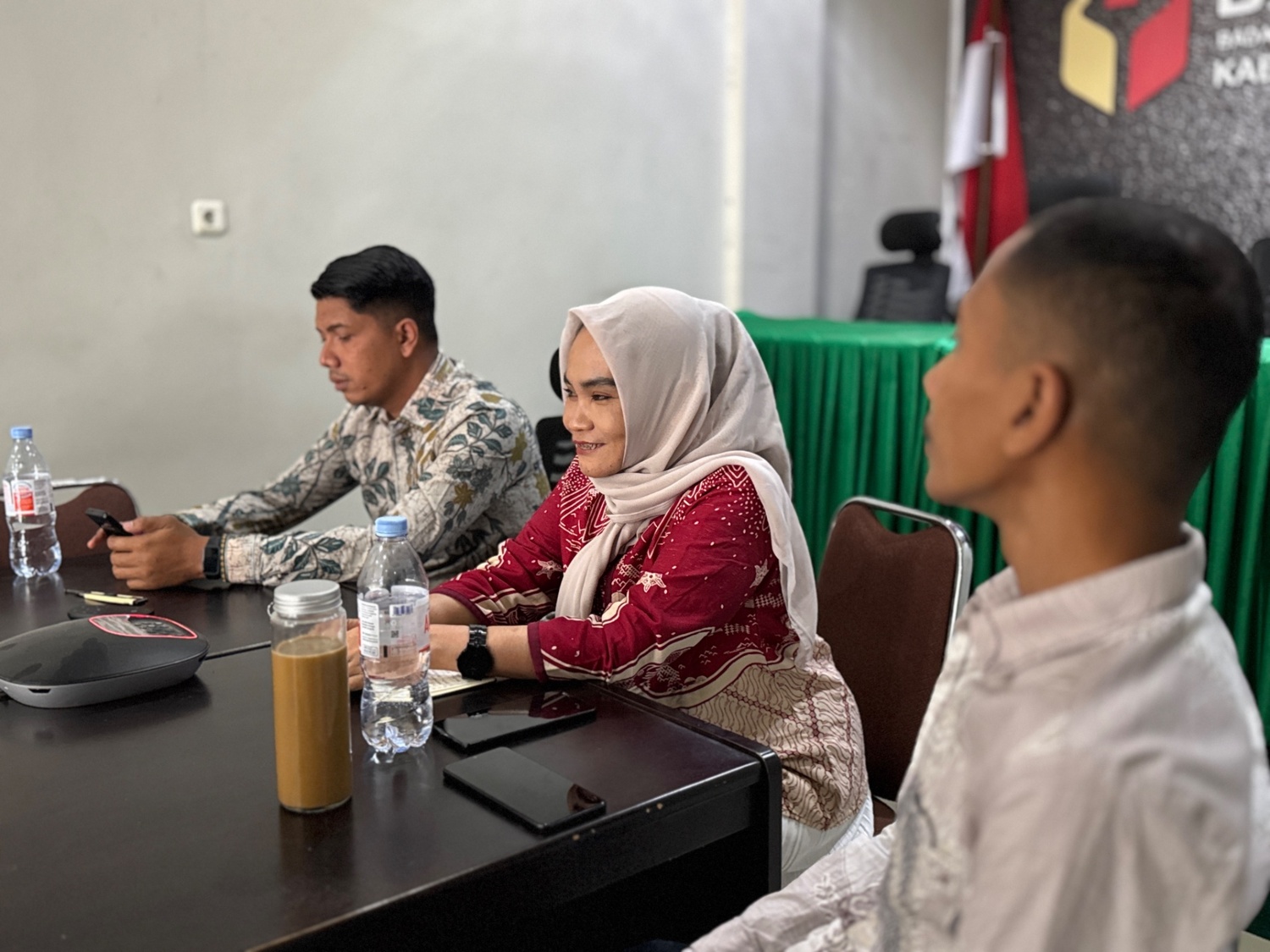 Bawaslu Pidie Jaya Ikuti Rapat Koordinasi Pengawasan Pemutakhiran Data Partai Politik Tahun 2026.