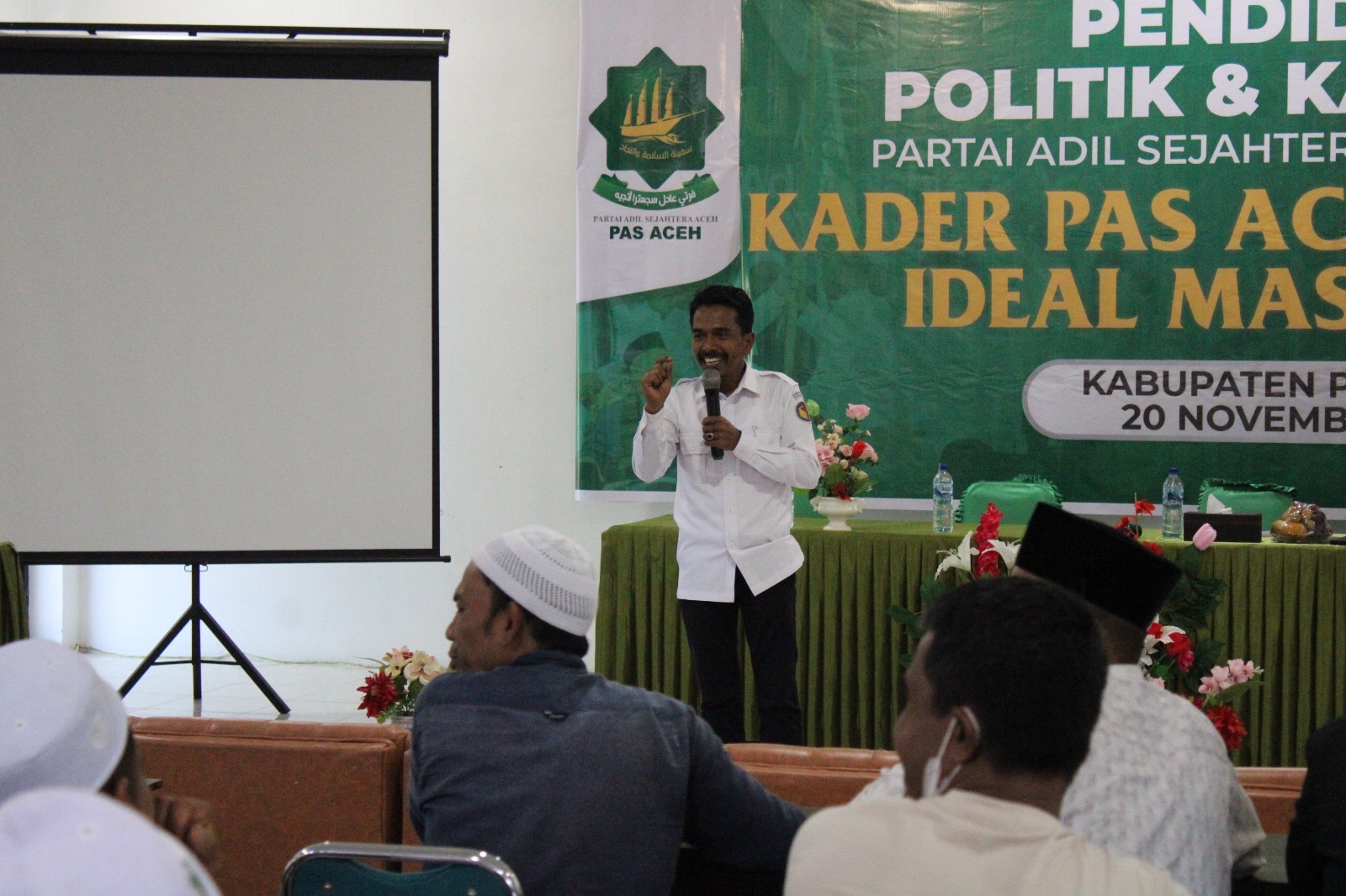 Ketua Bawaslu Pidie Jaya Jadi Narasumber Kegiatan Kader Partai Politik