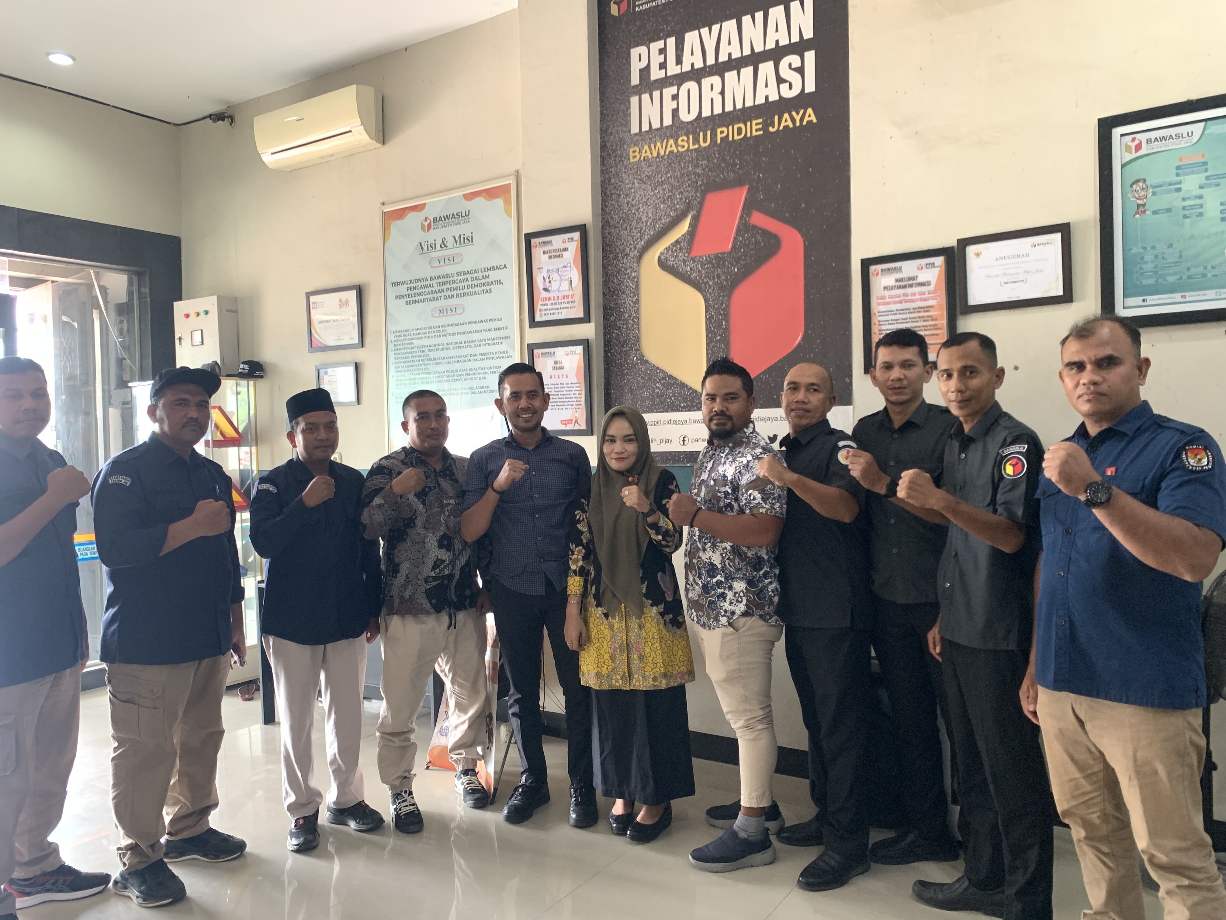 Bawaslu Pidie Jaya Terima Kunjungan KIP, Koordinasikan Pemutakhiran Data Pemilih Berkelanjutan