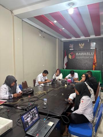 Bawaslu Kabupaten Pidie Jaya mengikuti Rapat Persiapan Pengembangan Pusat Pendidikan dan Pelatihan Pengawasan Pemilu Partisipatif yang diselenggarakan oleh Bawaslu Provinsi Aceh melalui zoom meeting. Rabu (13/05/2026).