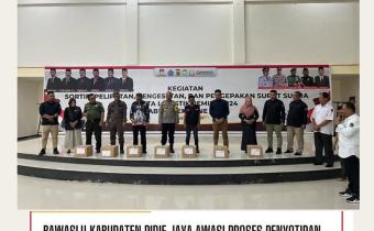 Pengawasan Proses Penyotiran dan Pelipatan Surat Suara Pemilu 2024