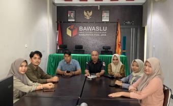 Bawaslu Pidie Jaya mengikuti zoom meeting “Seminar Nasional Literasi Pengawasan Pemilu dan Peluncuran Katalog Buku Bawaslu”