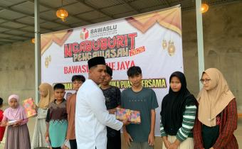 Ngabuburit Pengawasan 2026: Bawaslu Pidie Jaya Gelar Buka Puasa Bersama dan Santunan Anak Yatim