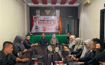 Bawaslu Pidie Jaya mengikuti zoom terkait Rapat Evaluasi SKP